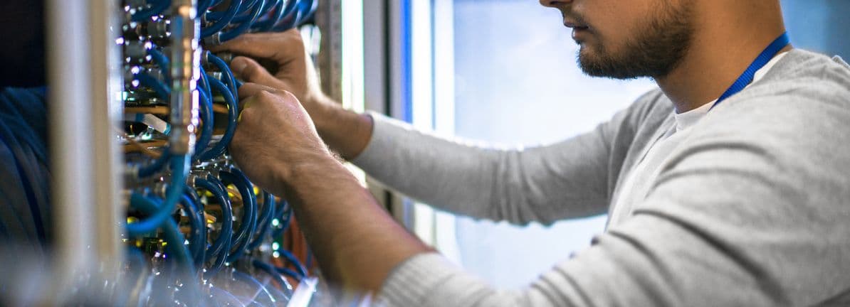 DXC's Cloud Win: The Hidden Tax on Insurance Giants and Why Investors Are Missing the Real Story