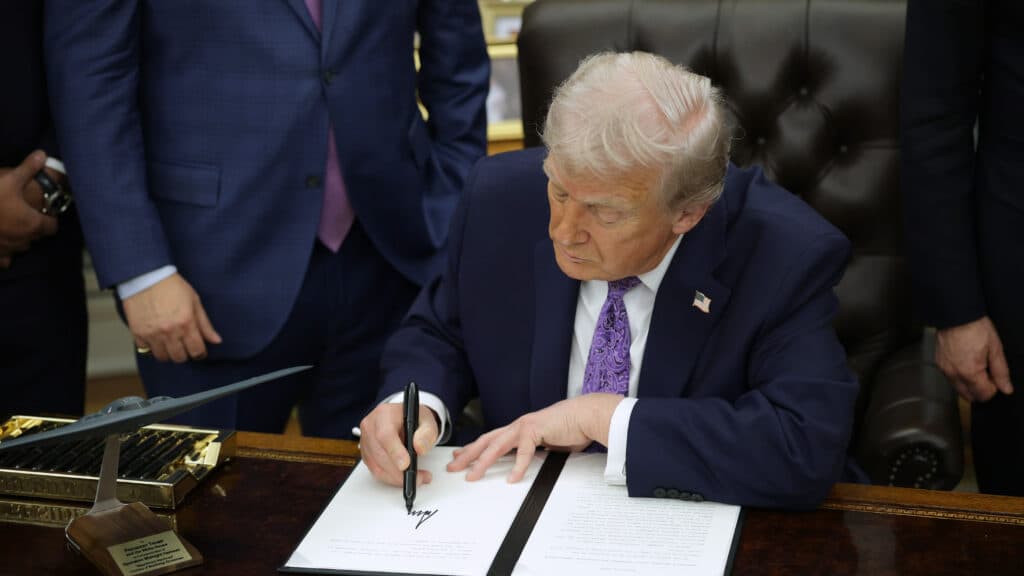 The Hidden Cost of Trump's AI Freeze: Why Tech Giants Are Cheering State-Level Health Innovation Stagnation