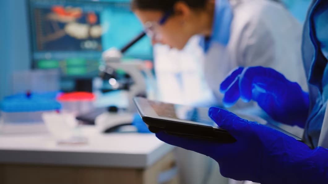 The Silent War: Why Russia's New Cancer Tech Isn't About Curing Patients (Yet)